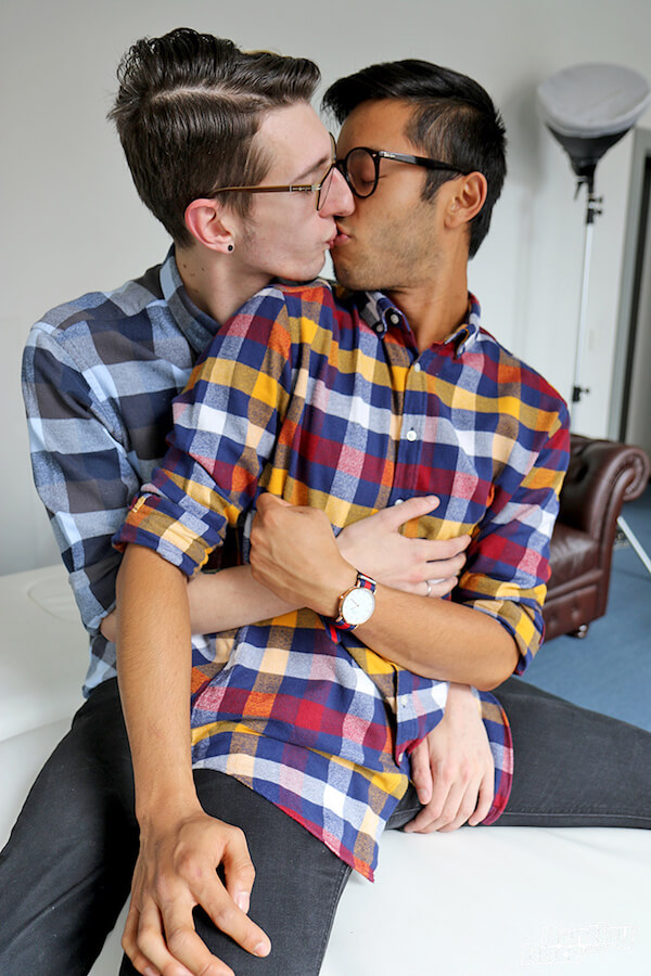 bisous gay
